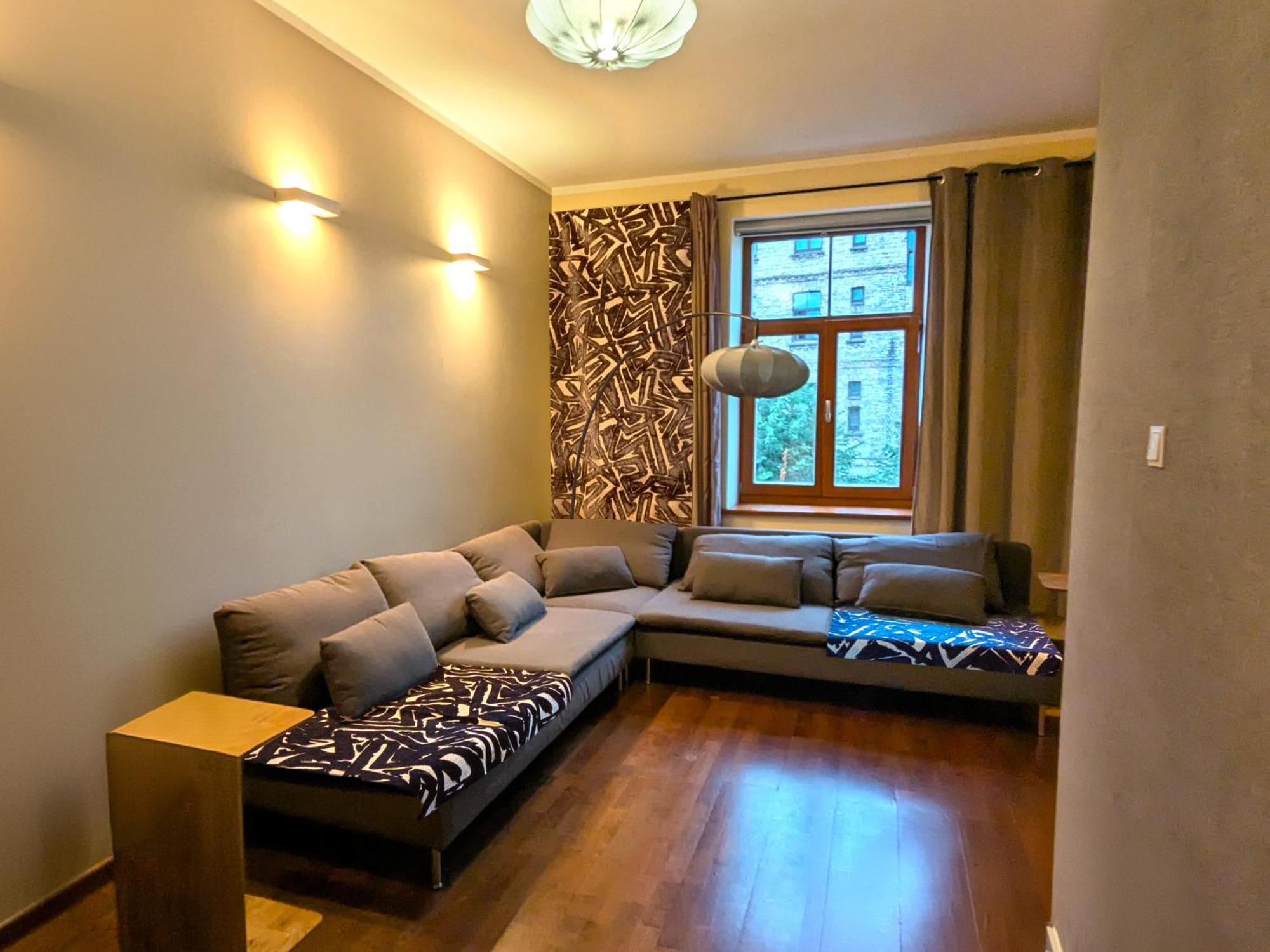 Midcentury Modern, Quiet, 40M Studio With Bath Riga Bagian luar foto